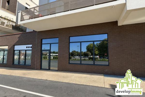 Emplacement Stratégique – Local commercial de 76 m² pour accueillir votre activité - Vente et location de locaux et bureaux en Normandie