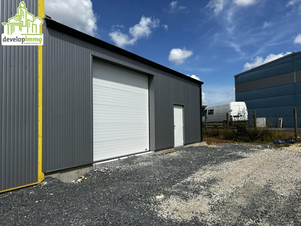 Locaux neufs avec bureaux, sanitaire et kitchenette Locaux neufs avec bureaux, sanitaire et kitchenette