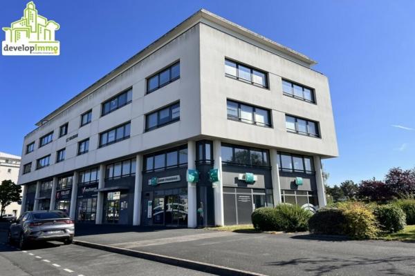 Opportunité rare sur axe passant - Vente et location de locaux et bureaux en Normandie