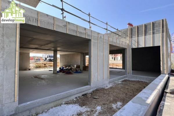 TRAVAUX EN COURS A vendre Bureaux / local commercial EPRON avec espace extérieur - Vente et location de locaux et bureaux en Normandie