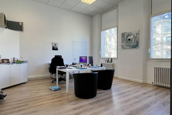 Bel immeuble de bureaux en Centre-Ville de Caen - Vente et location de locaux et bureaux en Normandie