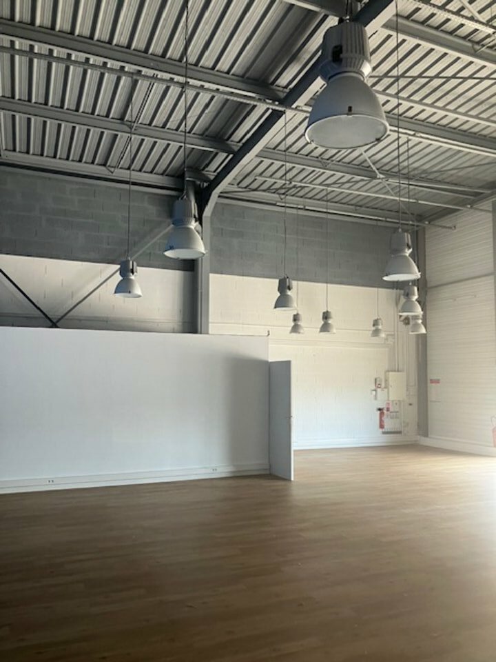 Belle opportunité commerciale - Mondeville, route de Paris. Belle opportunité commerciale - Mondeville, route de Paris.