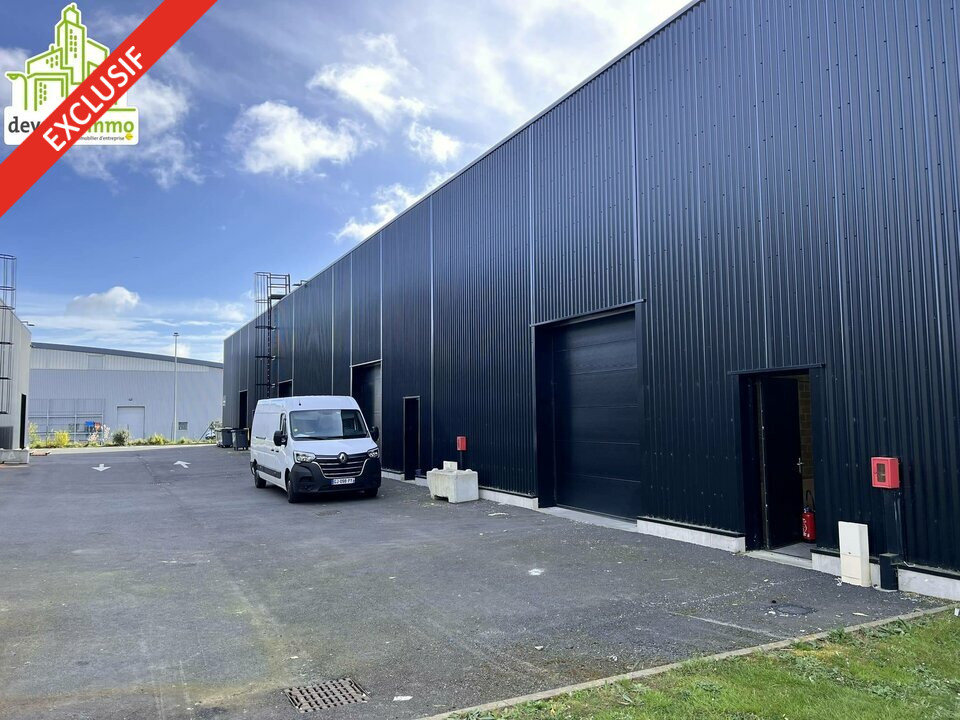 EXCLUSIVITE - LOCAUX D'ACTIVITE avec Bureaux très belles prestations EXCLUSIVITE - LOCAUX D'ACTIVITE avec Bureaux très belles prestations