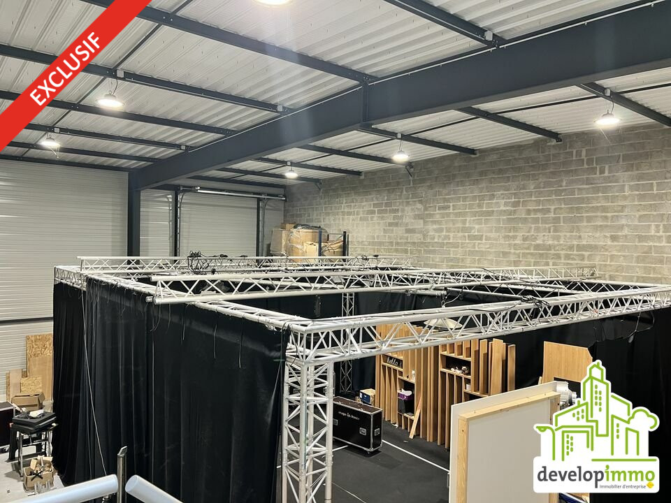 EXCLUSIVITE - LOCAUX D'ACTIVITE avec Bureaux très belles prestations EXCLUSIVITE - LOCAUX D'ACTIVITE avec Bureaux très belles prestations