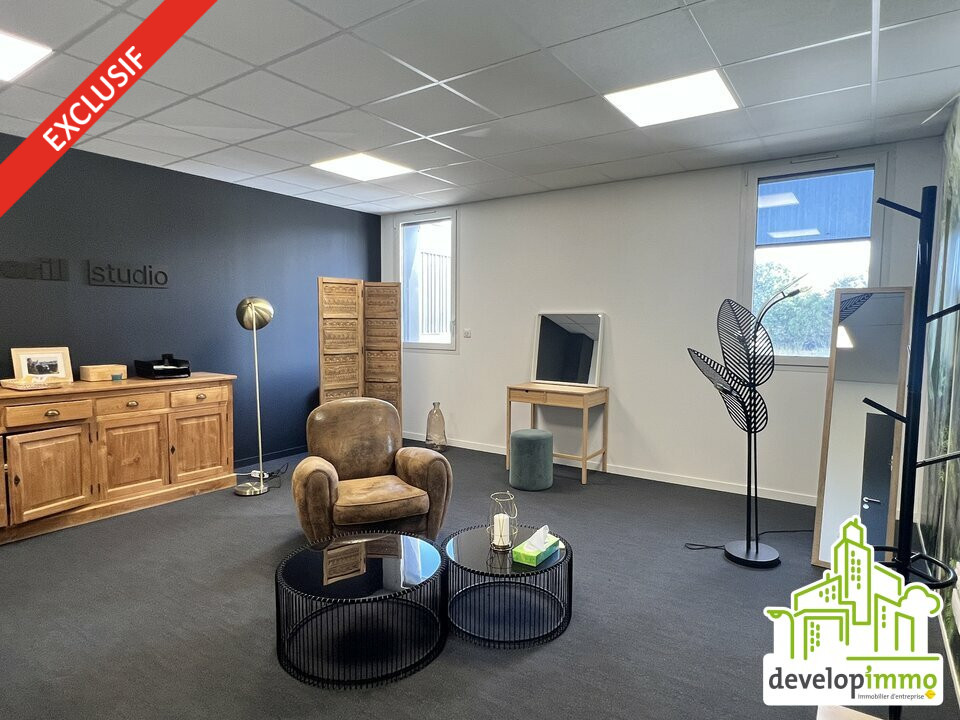 EXCLUSIVITE - LOCAUX D'ACTIVITE avec Bureaux très belles prestations EXCLUSIVITE - LOCAUX D'ACTIVITE avec Bureaux très belles prestations