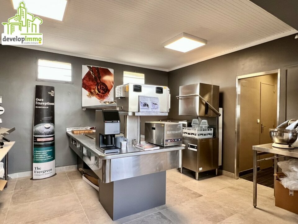 MURS COMMERCIAUX LIBRES MURS COMMERCIAUX LIBRES