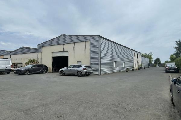 A louer Démouville surface d'activité / bureaux d'environ 552 m² - Vente et location de locaux et bureaux en Normandie