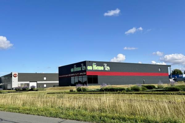 Façade de périphérique - Vente et location de locaux et bureaux en Normandie