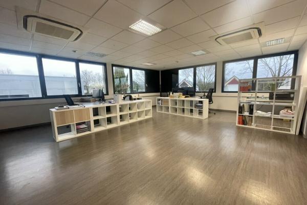 Bureaux au 1 er étage à Louvigny - Vente et location de locaux et bureaux en Normandie