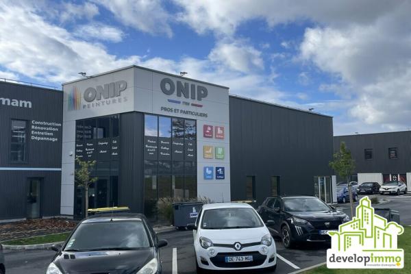 A vendre  surface d'activité / bureaux 424 m²