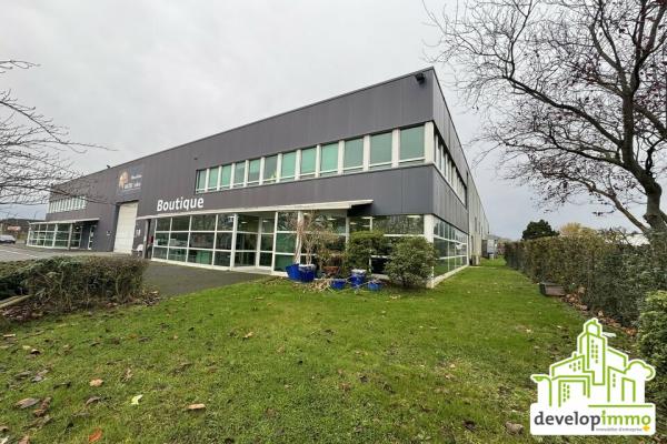 Local d'activité de 1431m² avec showroom et atelier