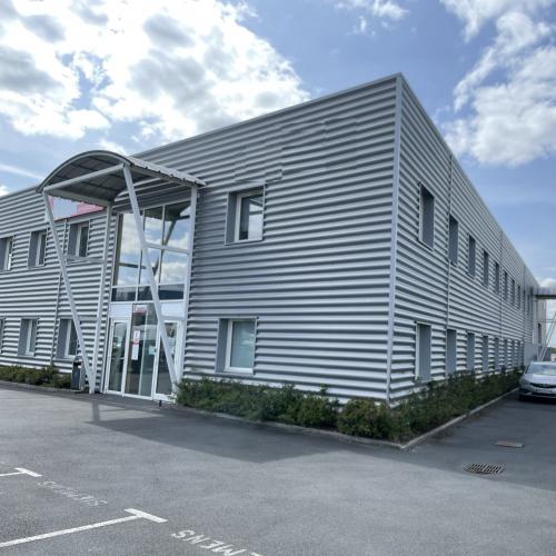 Local d'activité - CORMELLES LE ROYAL - 542 m² - Vente et location d'entrepôts et bureaux pour professionnels à Caen Local d'activité - CORMELLES LE ROYAL - 542 m² - Photographie